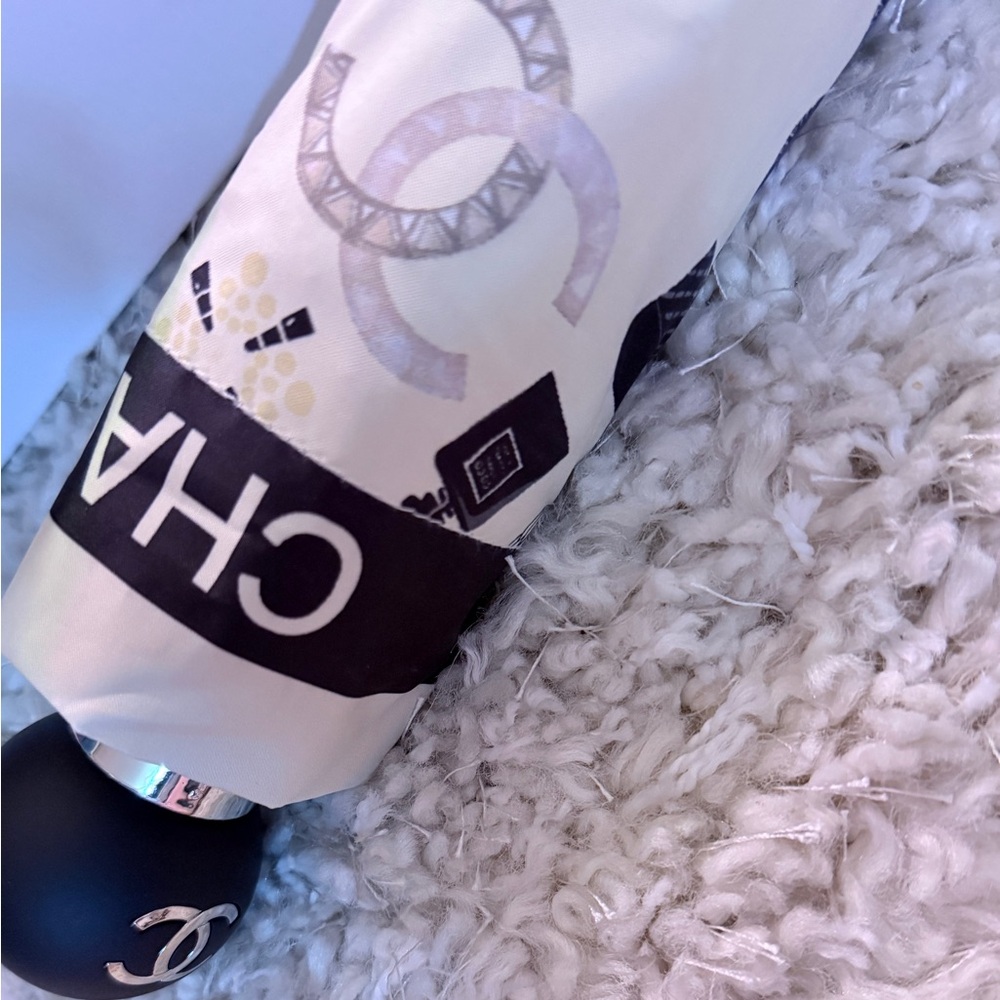 Chanel beauty white fashionable umbrella - Picture 4 of 6